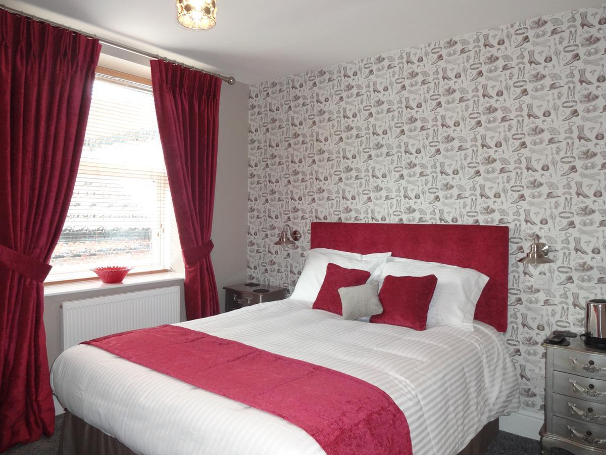 The Snooty Fox Warminster Hotel Bagian luar foto