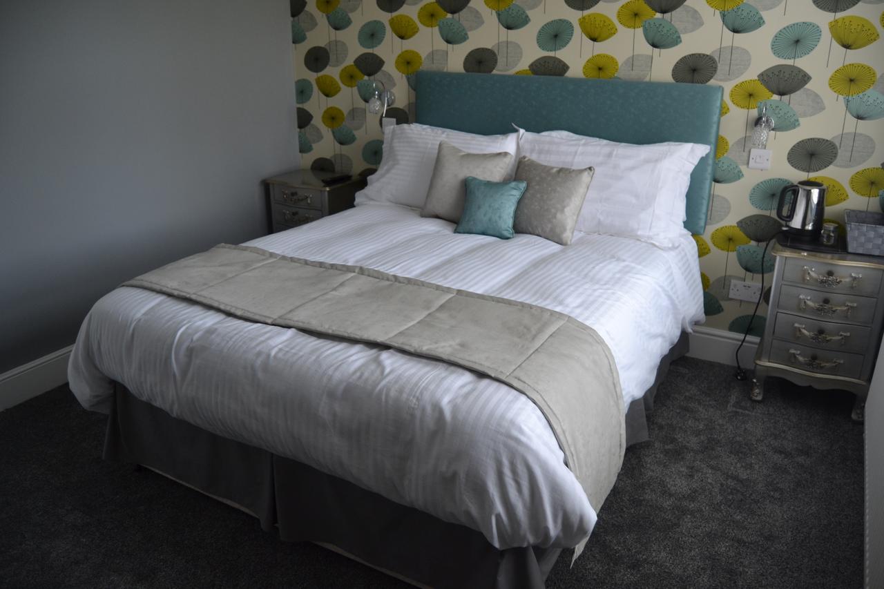 The Snooty Fox Warminster Hotel Bagian luar foto