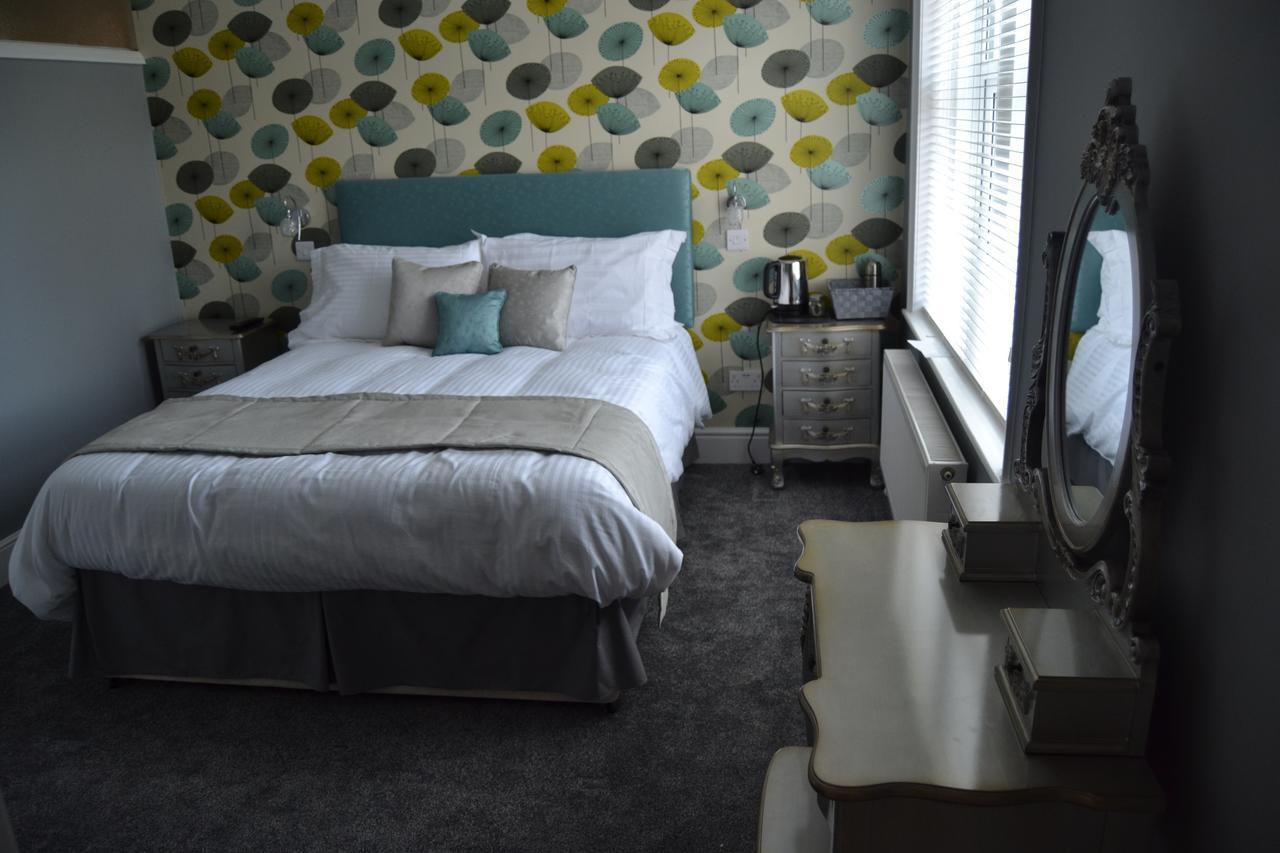 The Snooty Fox Warminster Hotel Bagian luar foto
