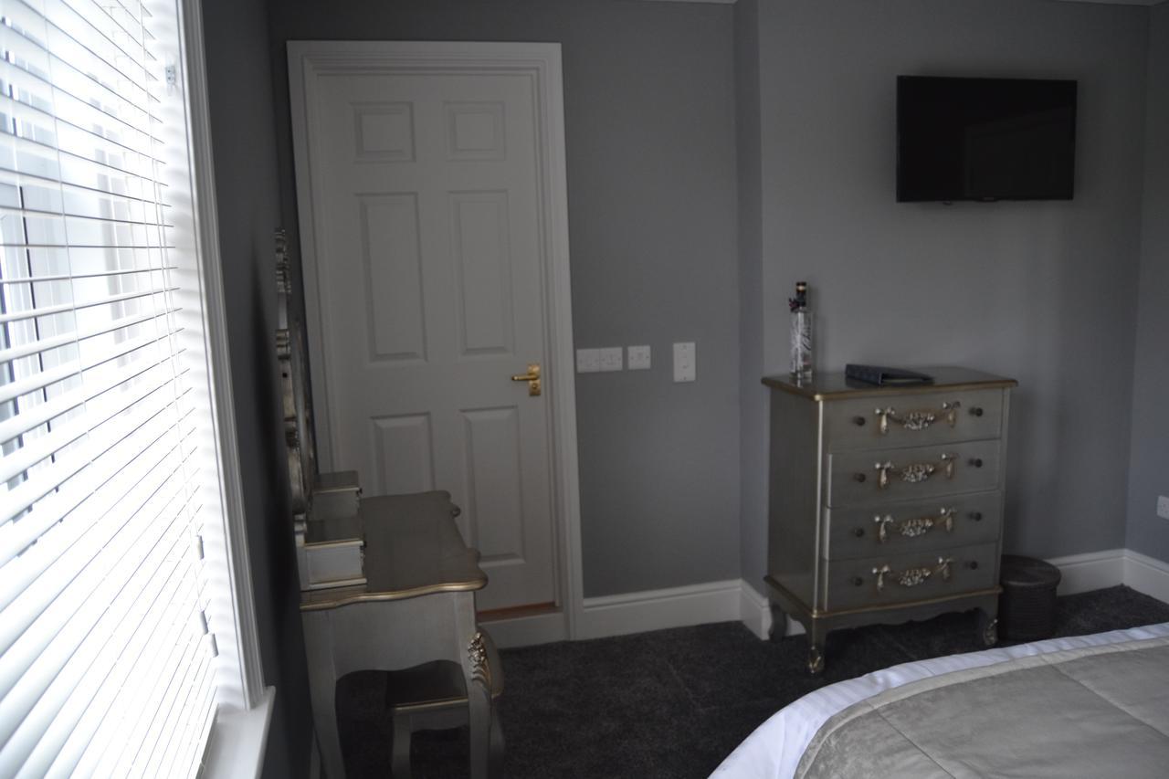 The Snooty Fox Warminster Hotel Bagian luar foto