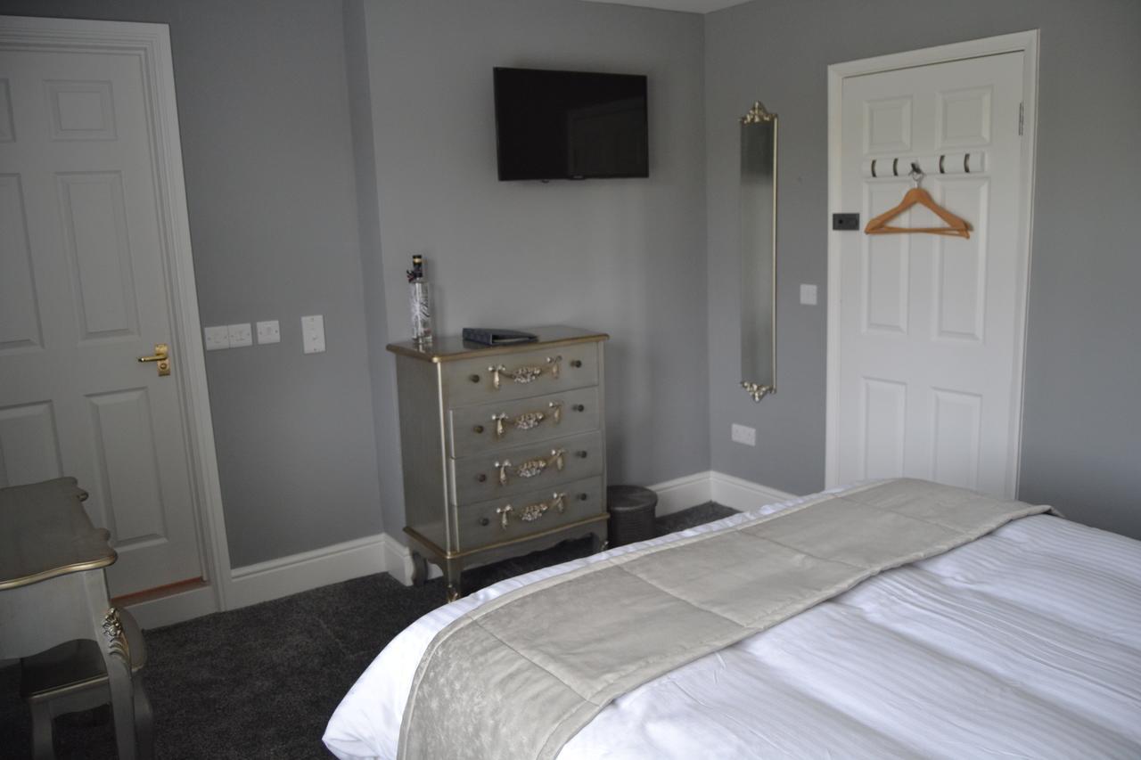 The Snooty Fox Warminster Hotel Bagian luar foto